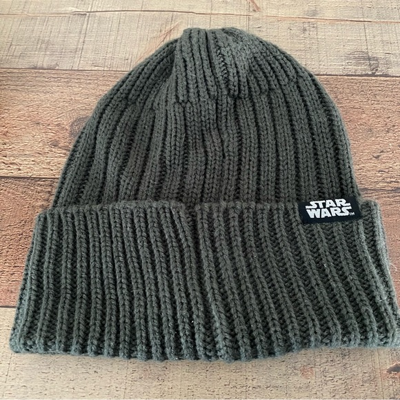 NWT Disney Star Wars Mandalorian Beanie - Picture 2 of 2